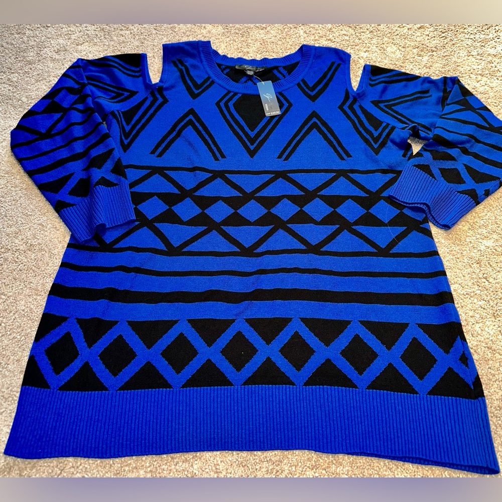 NWT Cyrus cold shoulder sweater. Size 18/20